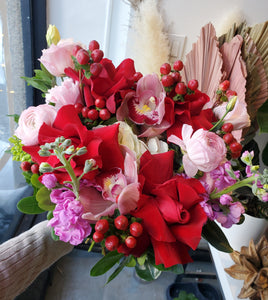 Deep Love (size option) *bouquet* reds+pinks